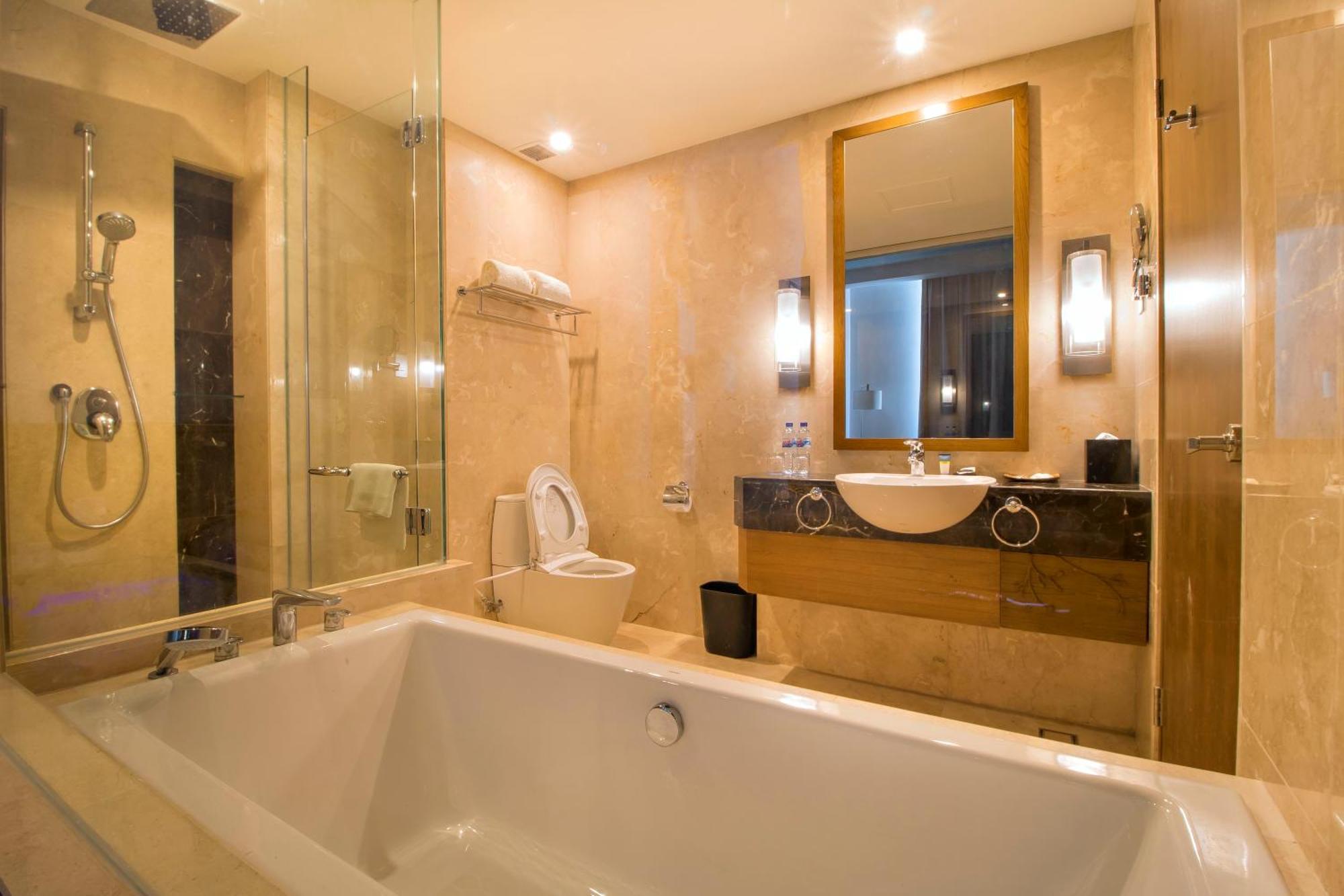 Four Points By Sheraton Manado Exterior photo