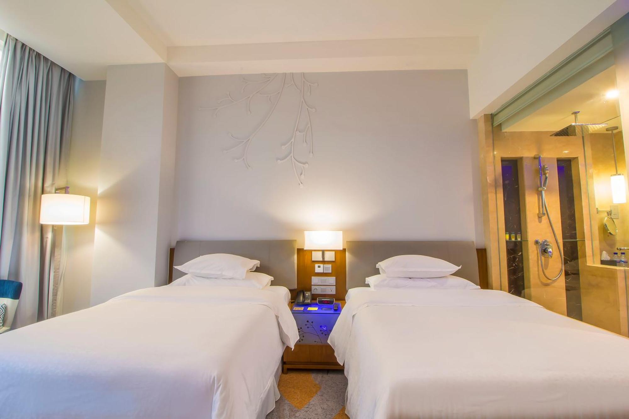 Four Points By Sheraton Manado Exterior photo