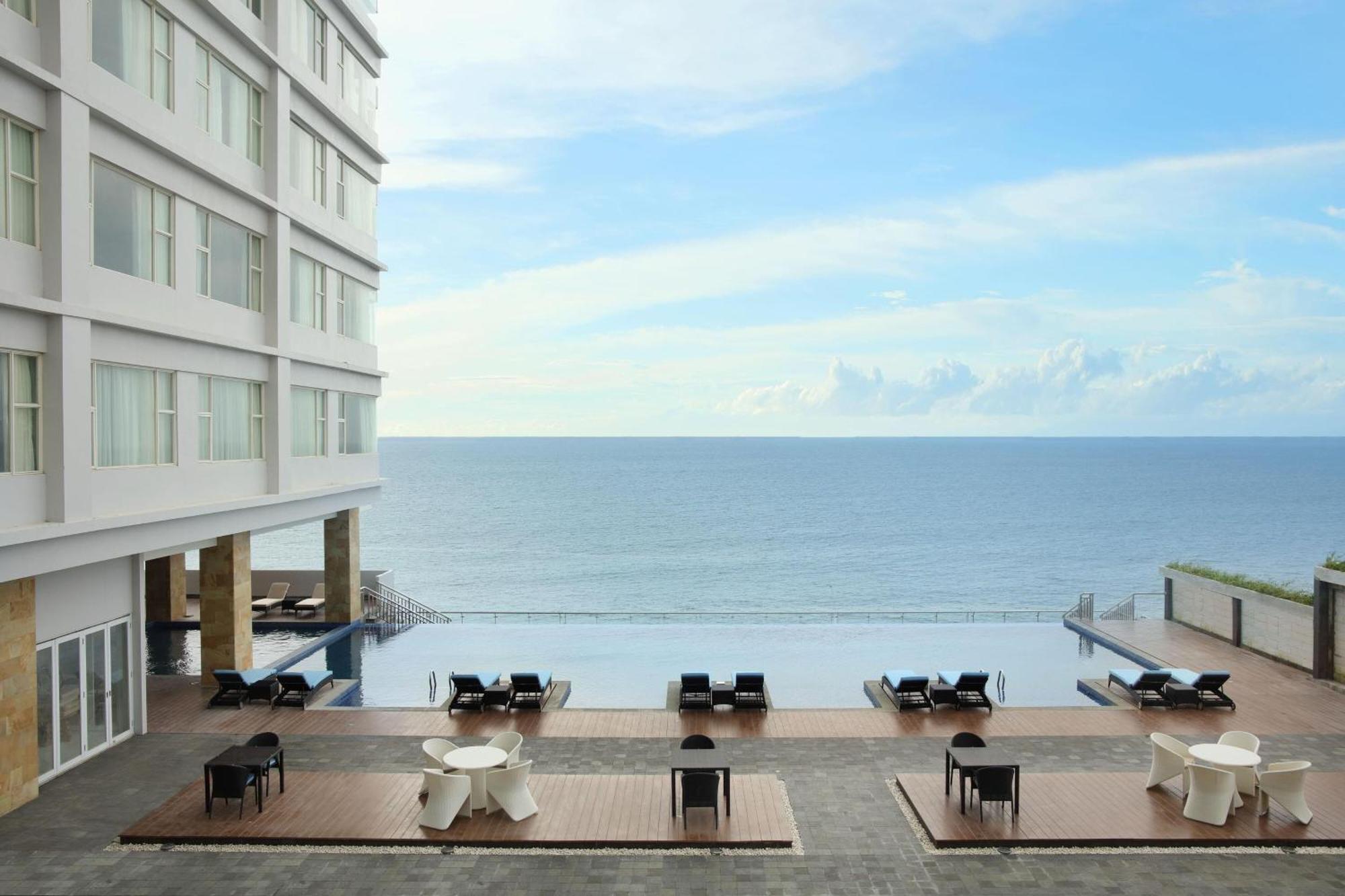 Four Points By Sheraton Manado Exterior photo