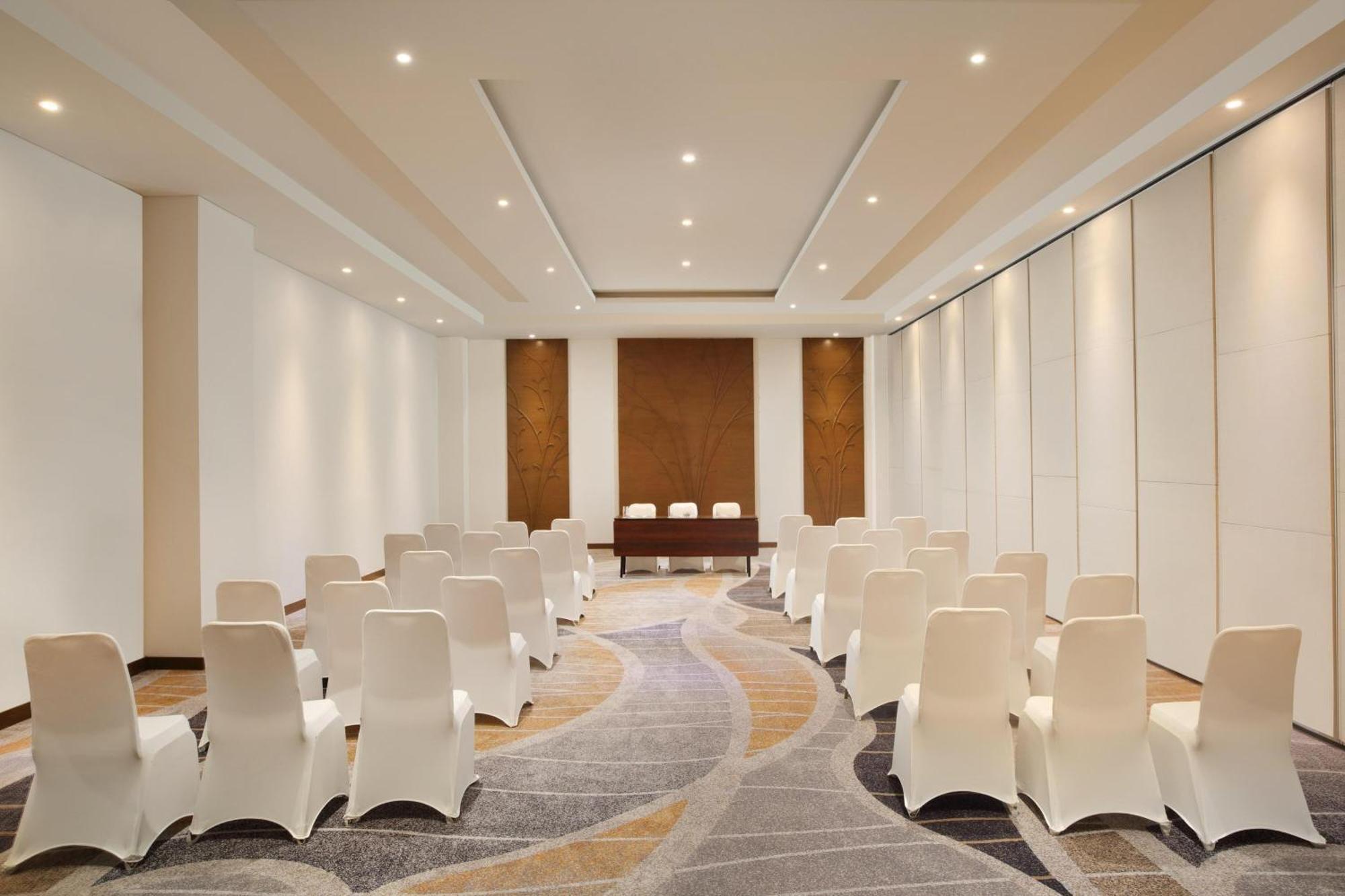 Four Points By Sheraton Manado Exterior photo