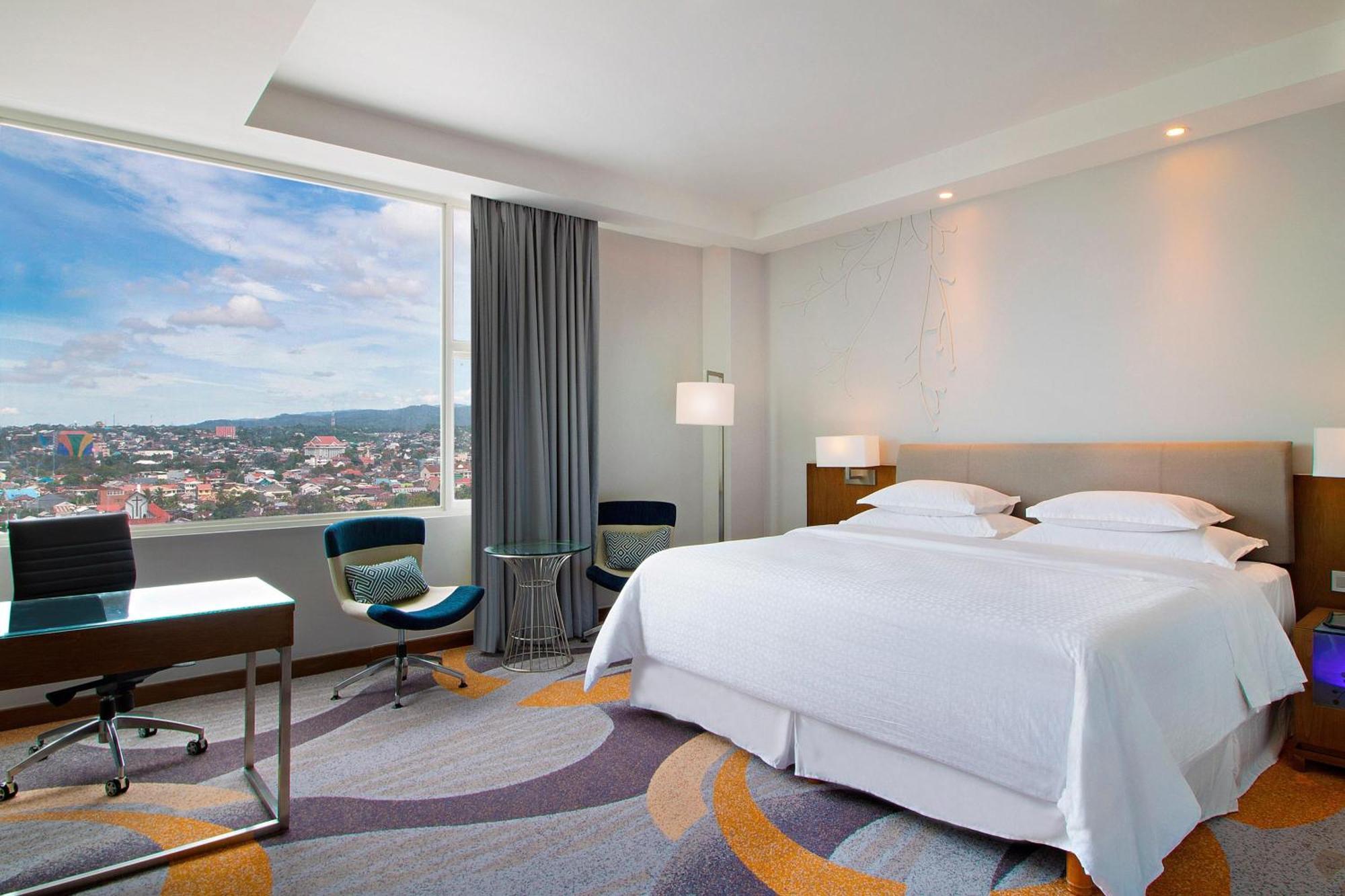 Four Points By Sheraton Manado Exterior photo