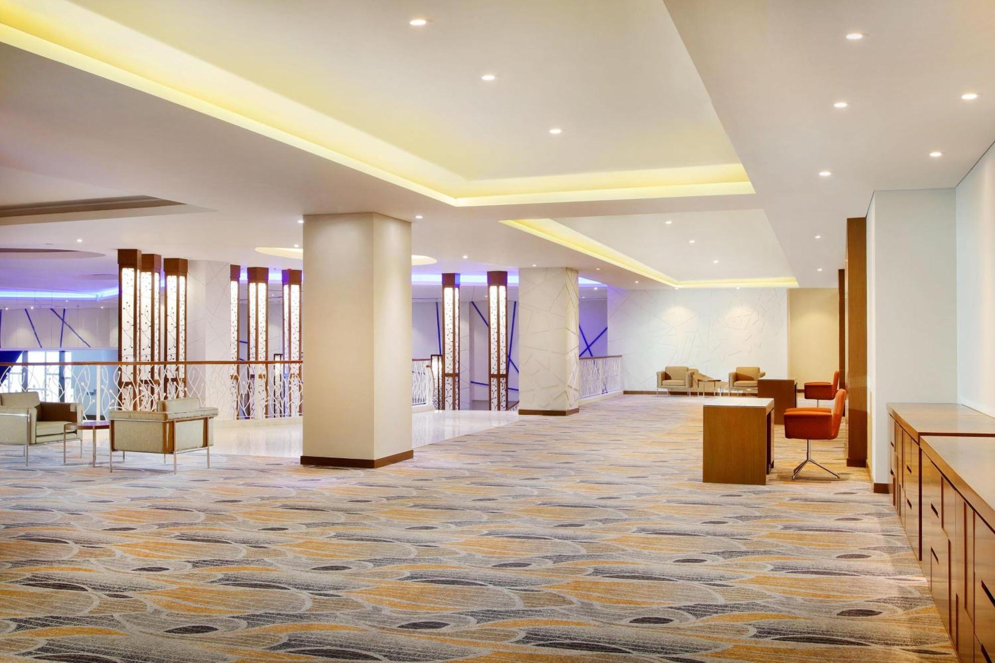 Four Points By Sheraton Manado Exterior photo