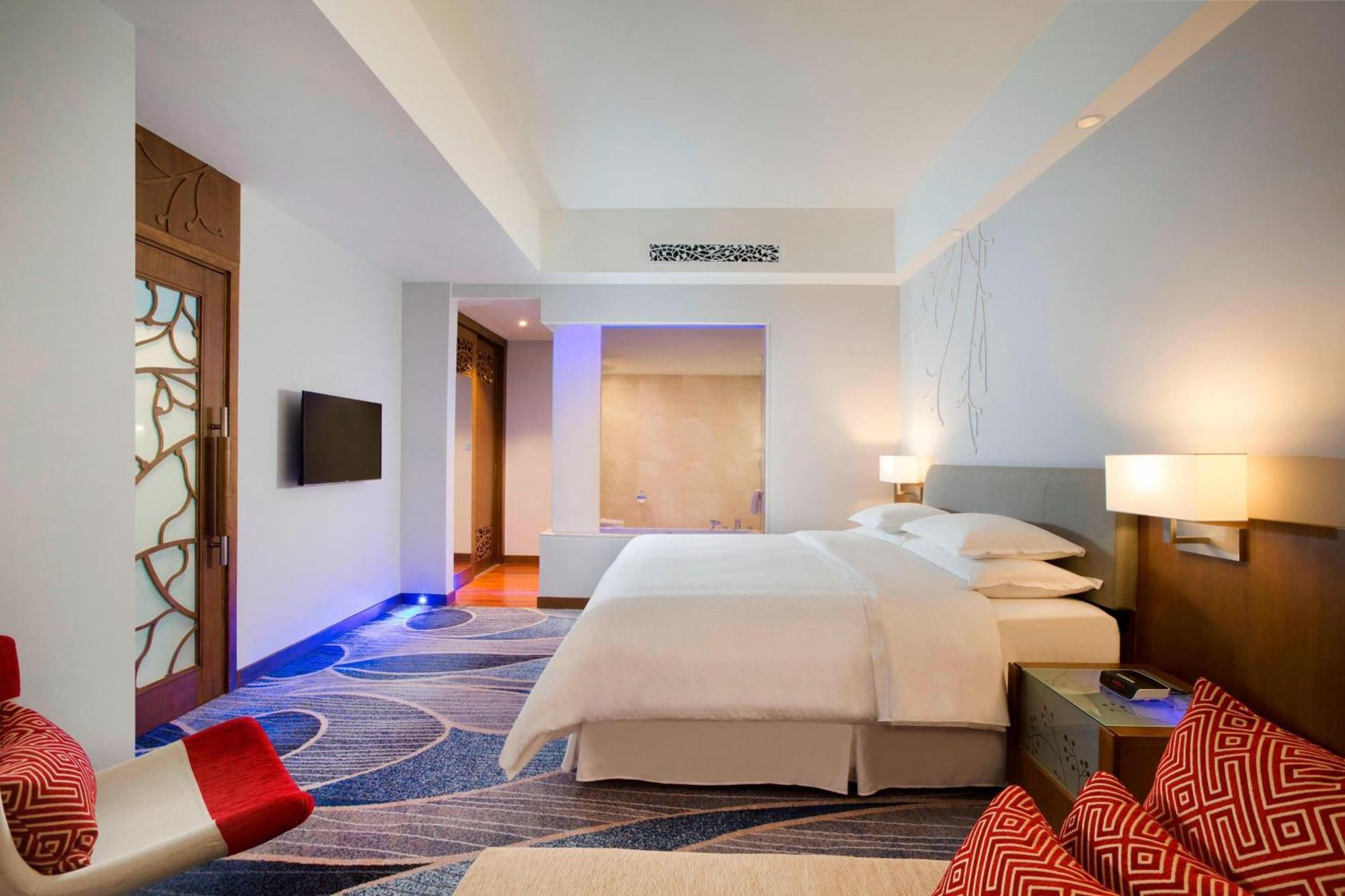 Four Points By Sheraton Manado Exterior photo