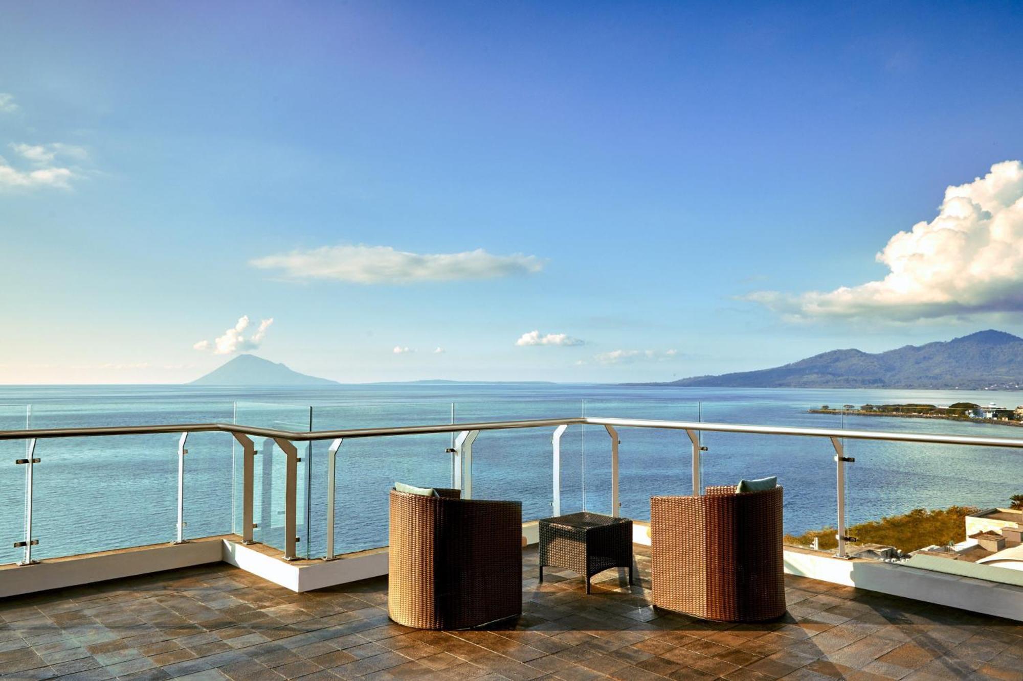 Four Points By Sheraton Manado Exterior photo