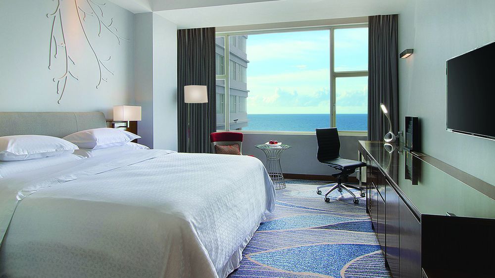Four Points By Sheraton Manado Exterior photo