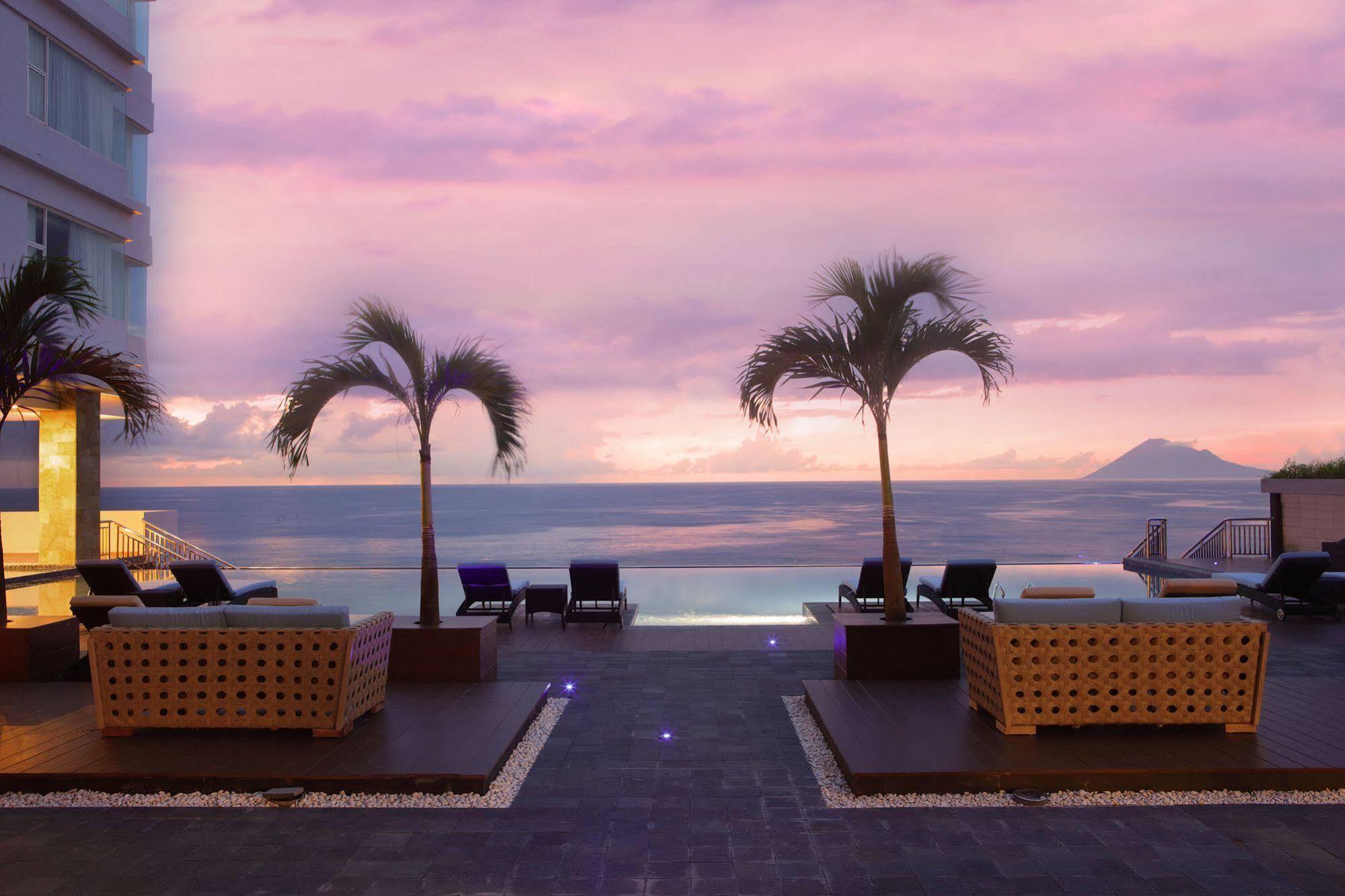 Four Points By Sheraton Manado Exterior photo